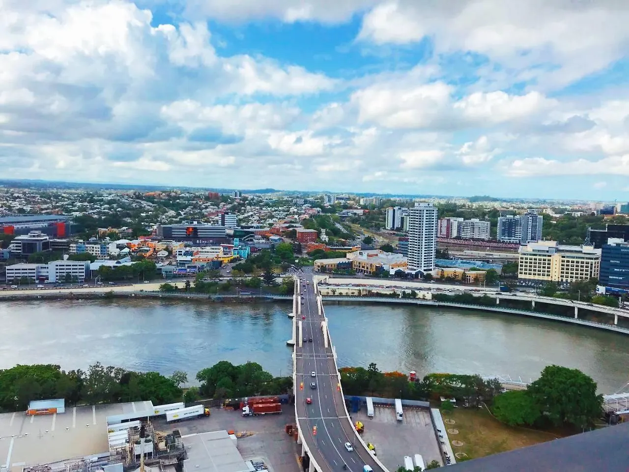 South Bank River And City View Apartment Brisbane